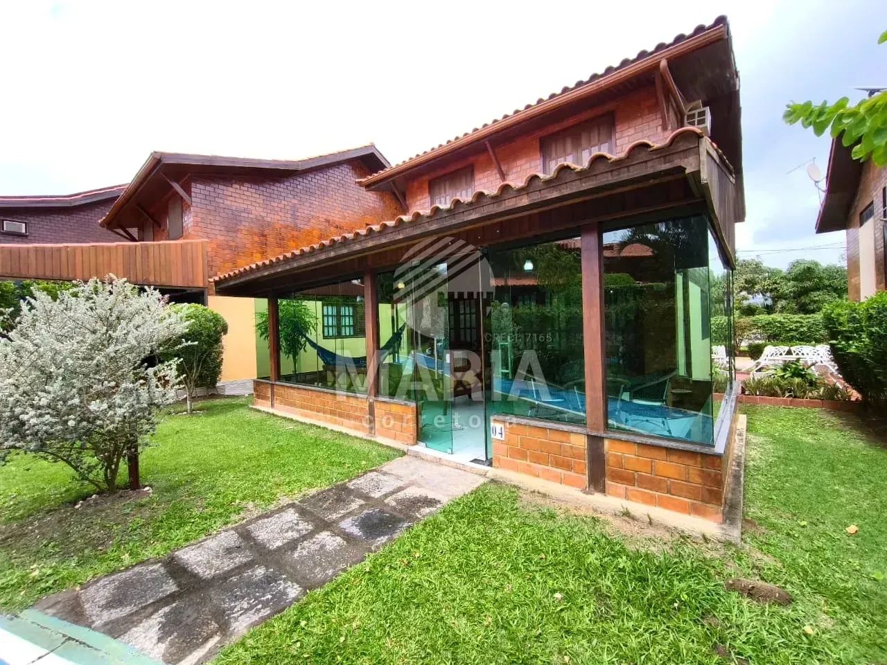 Casa duplex de condomínio com 04 quartos à venda em Gravatá/PE!