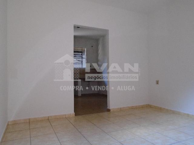 Casa para alugar com 2 dormitórios em Tibery, Uberlândia cod:594329 - Foto 10