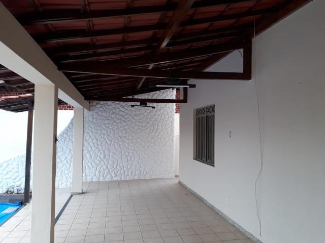 (R$600.000) Casa c/ Piscina, Terraço e Garagem Grande - Lote Inteiro no Bairro Vila Bretas - Foto 5