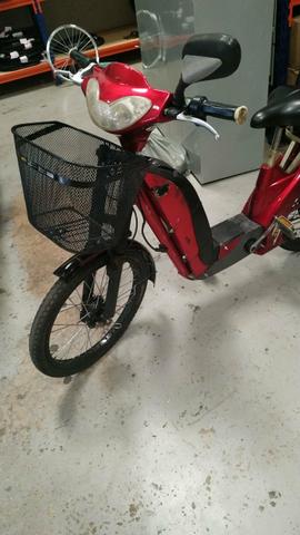 Motinha elétrica com pedal
