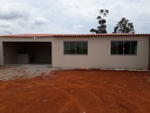Casa nova, espaçosa com area de churrasqueira, 2quartos, 2 banheiros, lote de 400metros
