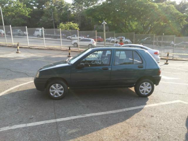 Renault Clio 99 1.6 8 v, gasolina 4 portas com direção , vidro elétrico - Foto 2