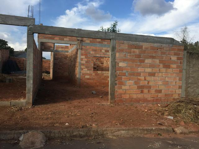 Lote com duas casas pre construídas
