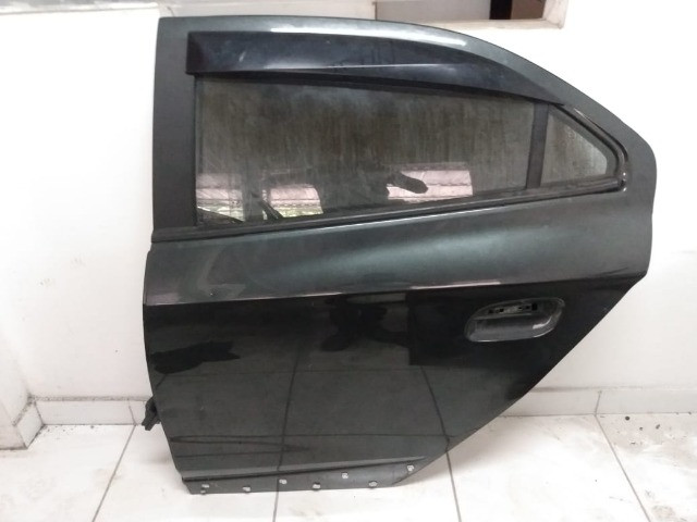 porta traseira lado esquerda onix active 2018