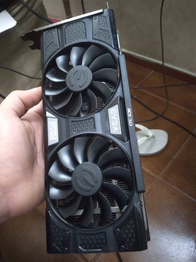 placa de video EVGA gtx 1050 ti