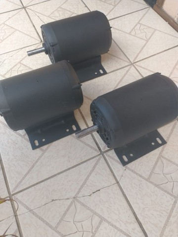 Motor elétrico trifásico para compressor de ar 20 pés. - Foto 4