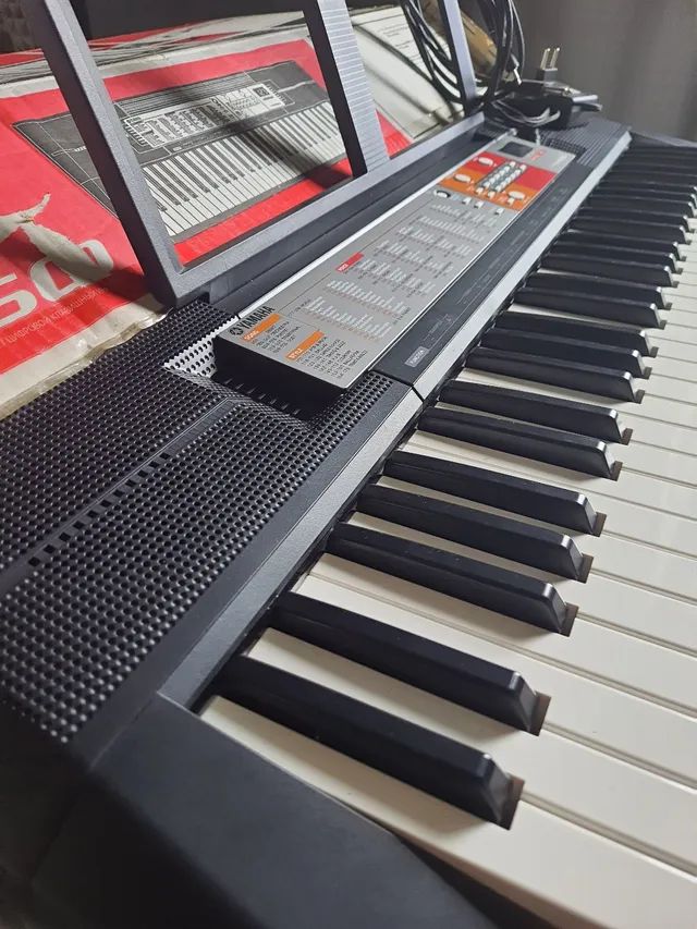 Teclado Musical Yamaha PSR-F50 - Foto 2