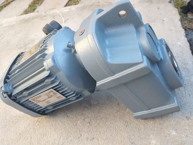 Motoredutor trifásico 3 cv redução 1/10 - Foto 5