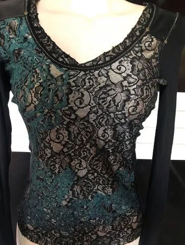 Blusa Preta com vários detalhes - Foto 3