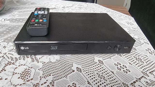 Blu-ray Player 3d LG Bp450 Full Hd, Usb, Hdmi (com função Chromecast)