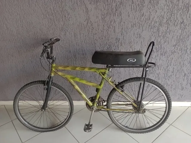 bike aro 26 com banco de mobilete