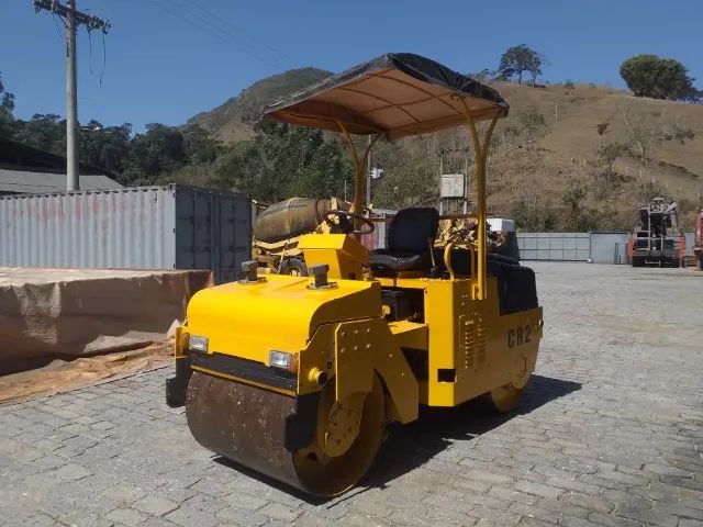 Rolo Compactador LTC 3B de 03 ton - 2011