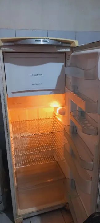 Geladeira Cônsul Frost Free 1 porta usada - Foto 2