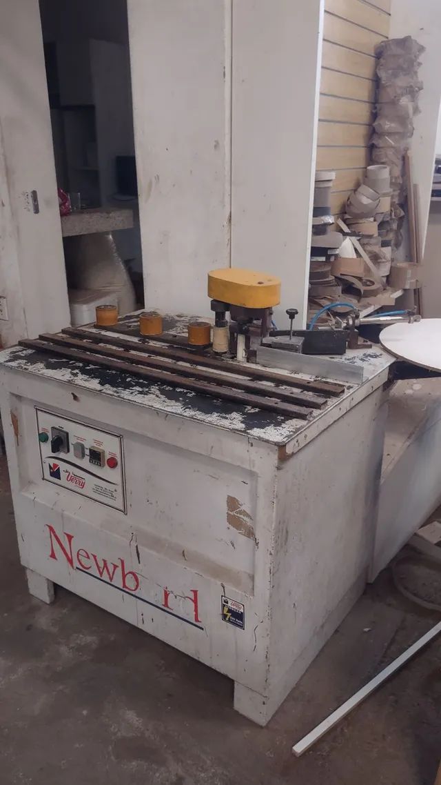  Máquina coladeira de bordos  8.000.00 mil reais - Foto 2