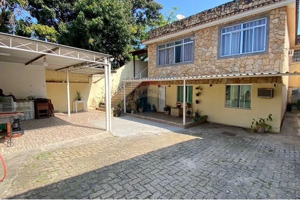 Casa bifamiliar à venda por R$600.000,00 na Freguesia, Ilha do Governador, RJ