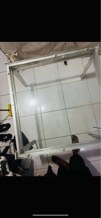 Mesa em alumínio Mesa de Jantar Flex com Tampo de Vidro Quadrado Base  - Foto 2