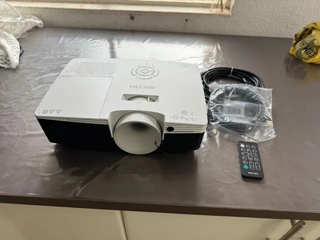 Data show Ricoh PJ WX2240