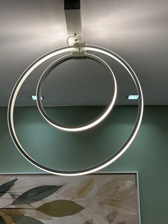 Lustre Moderno de Aço Inox com Design Circular