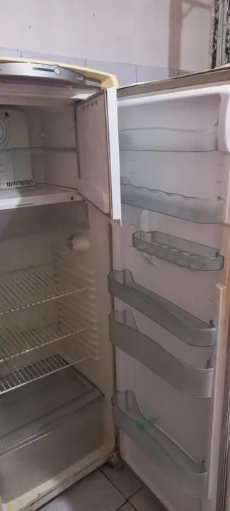 Geladeira Cônsul Frost Free 1 porta usada - Foto 3