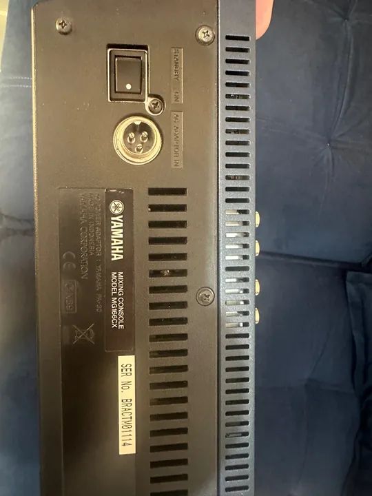 Black Friday - Mesa de Som Yamaha MG166CX