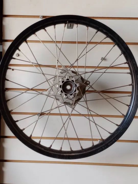 Roda dianteira XRE 300 nova e usada - Foto 2