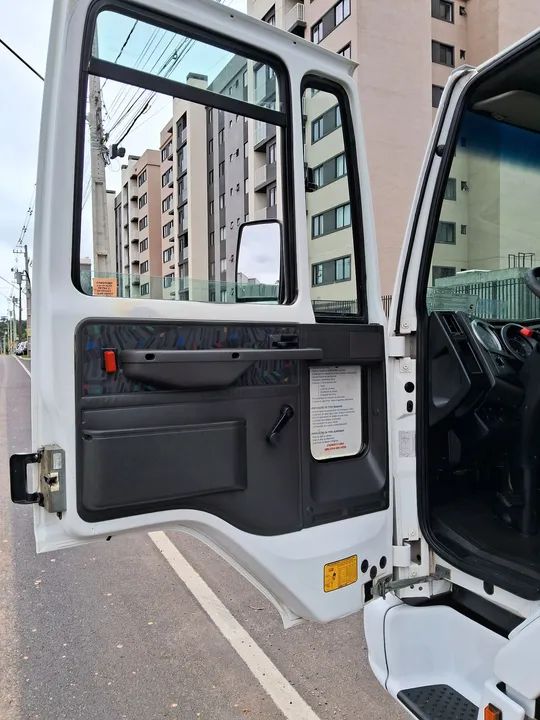 Ford Cargo 815 E  52mil km Original Ano 11/12 Operacional Doc. - Foto 14