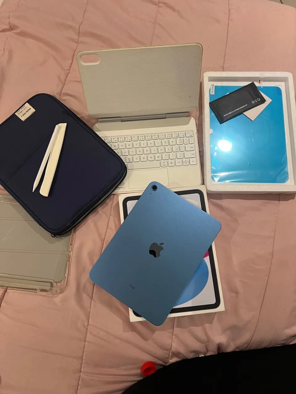 iPad 10 Azul + Acessórios (Teclado, Capa e Película)