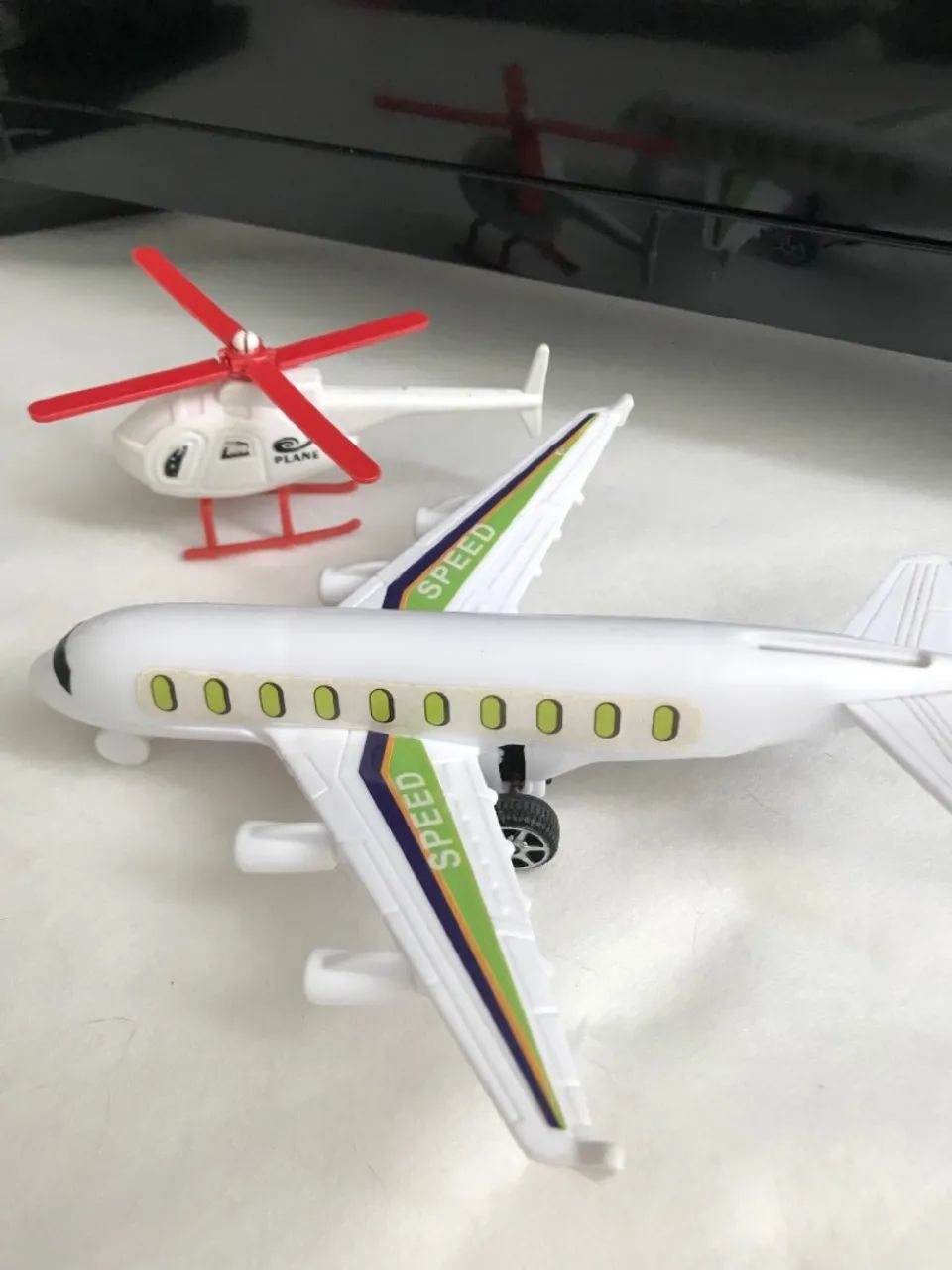 Brinquedo Avião e Helicóptero /colecionável  - Foto 2