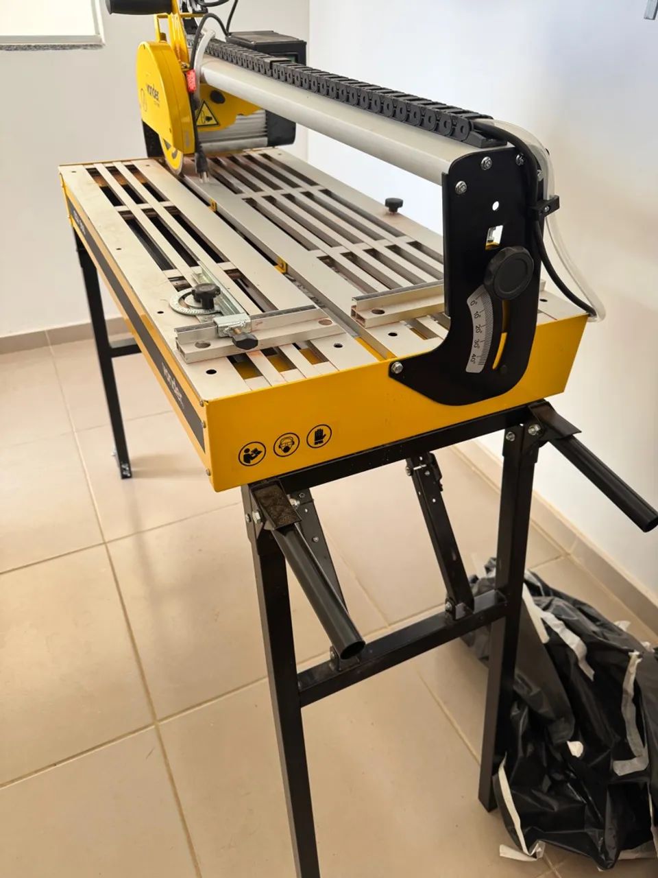 Cortador de Cerâmicas e Porcelanatos com Bancada CCV 900 220V - Vonder - Foto 5