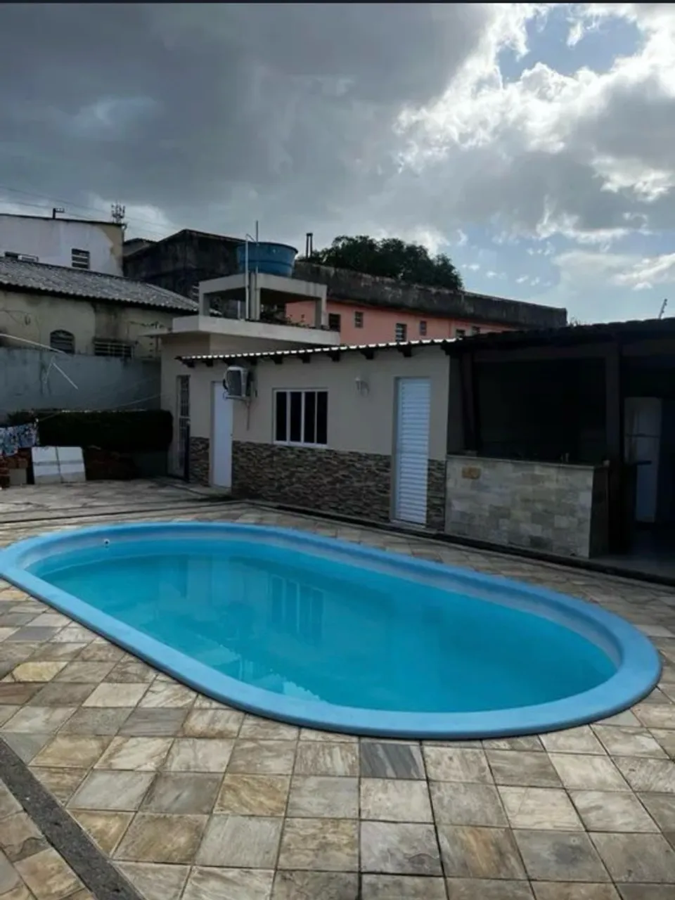 Vendo Casa no Planalto / Rua Publica / 4 qtos sendo 3 suítes