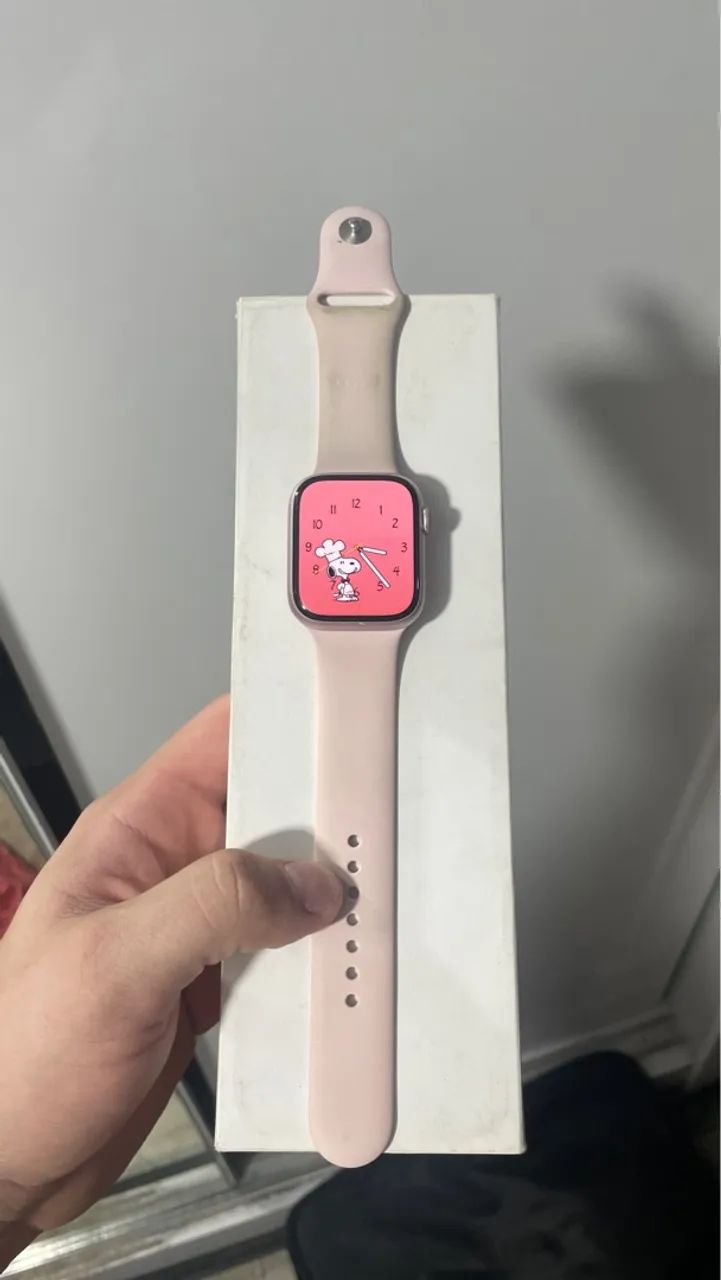 Apple Watch Series 9 45mm- Pink 