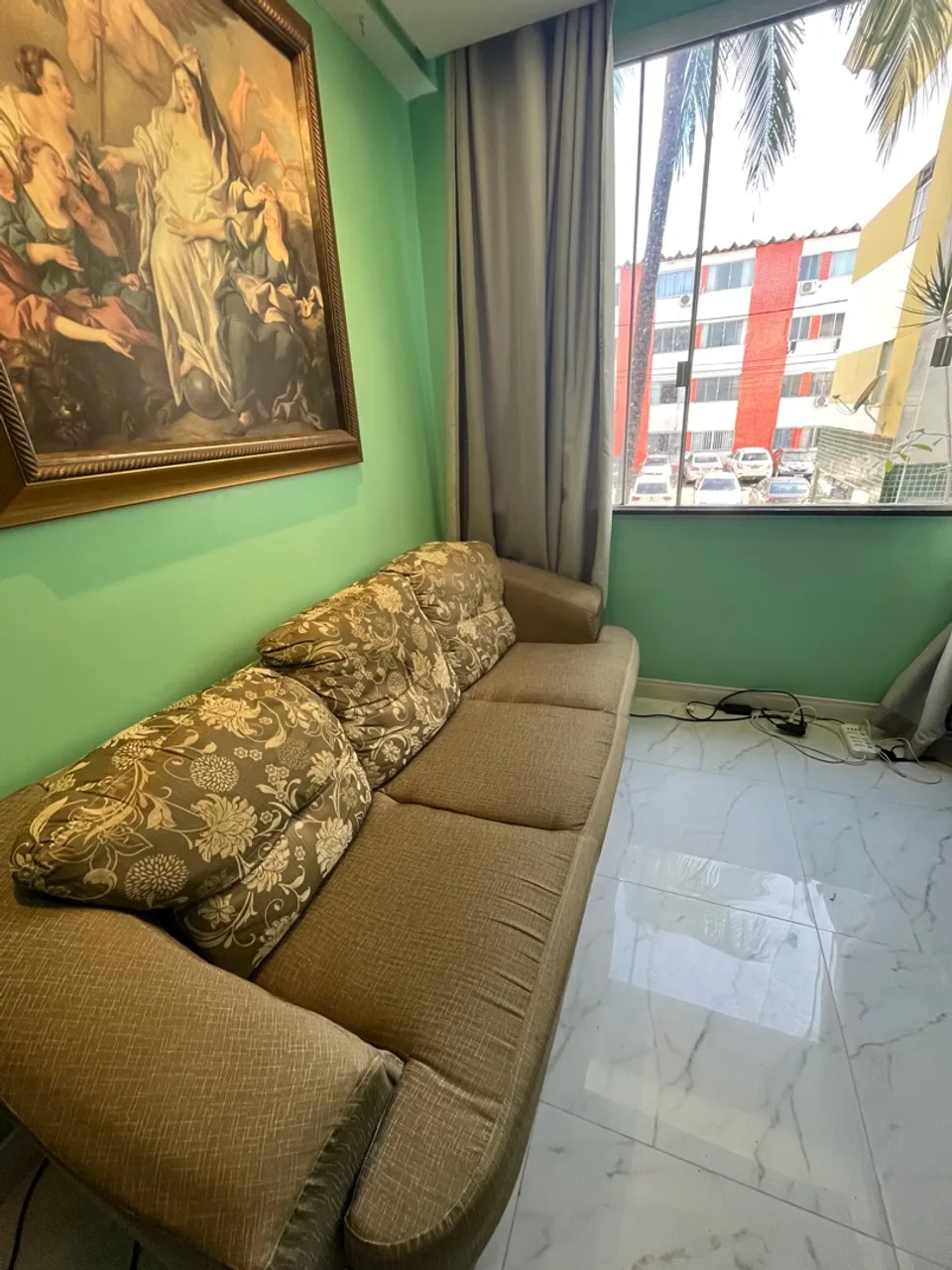 Sofá 3 Lugares com Design Floral