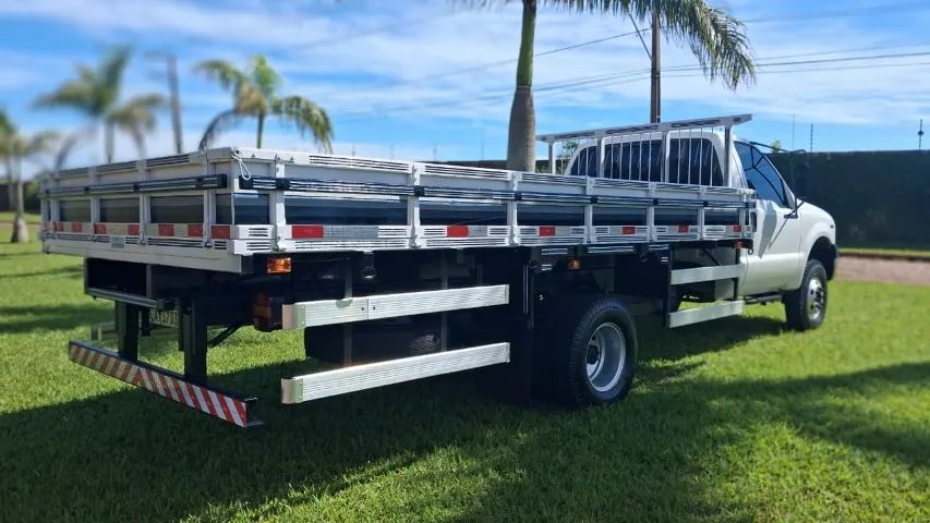 f4000 4x4 com carroceria nova de 4.30m impecavel - Foto 5