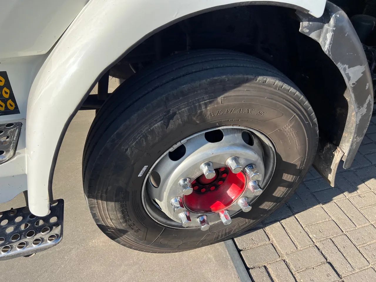 CAMINHÃO VOLVO VM 210 / ANO (2004)  - Foto 4