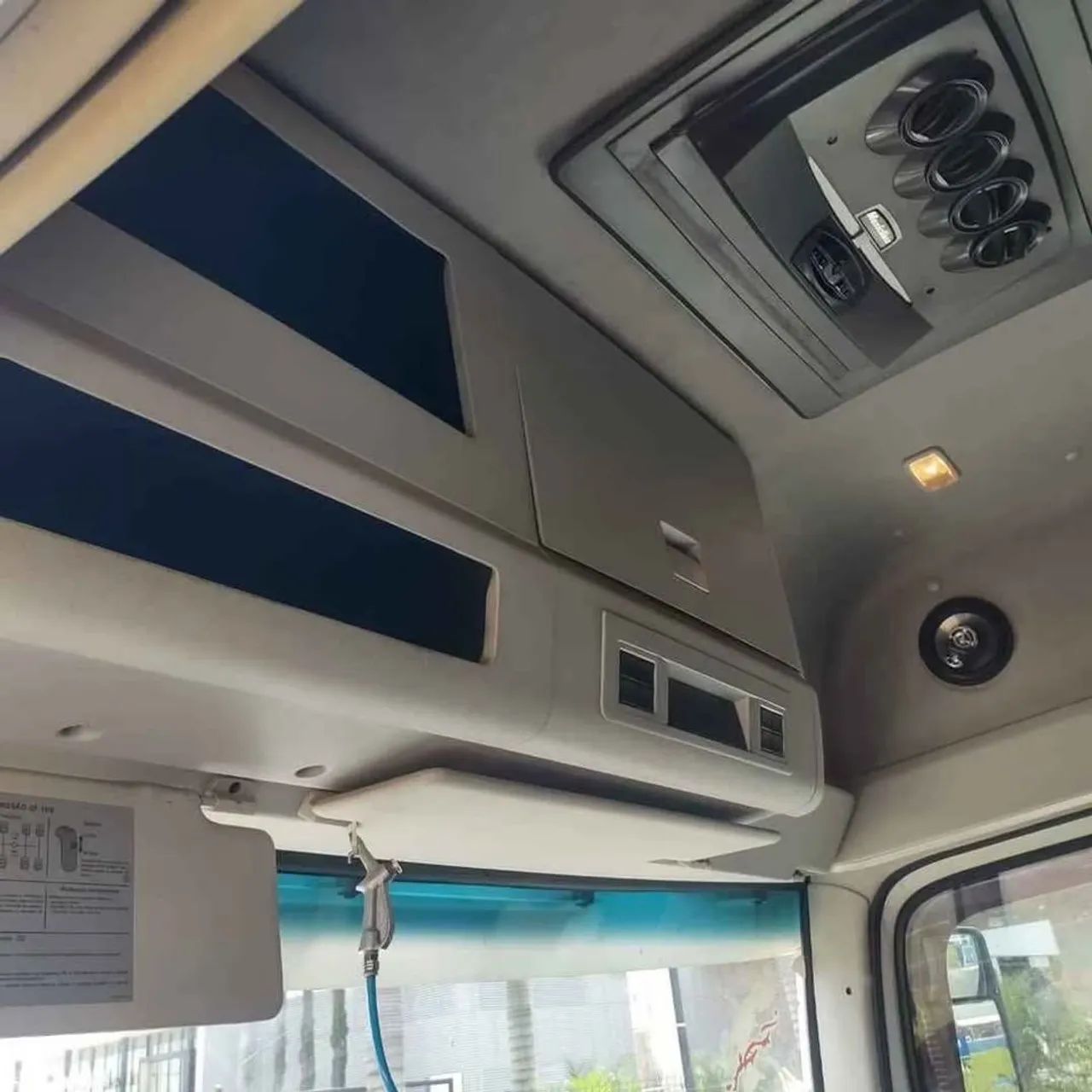 Caminhão Constellation 25-320 Bitruck 2011 - Foto 6