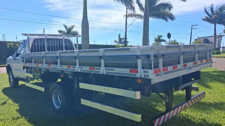 f4000 4x4 com carroceria nova de 4.30m impecavel - Foto 7