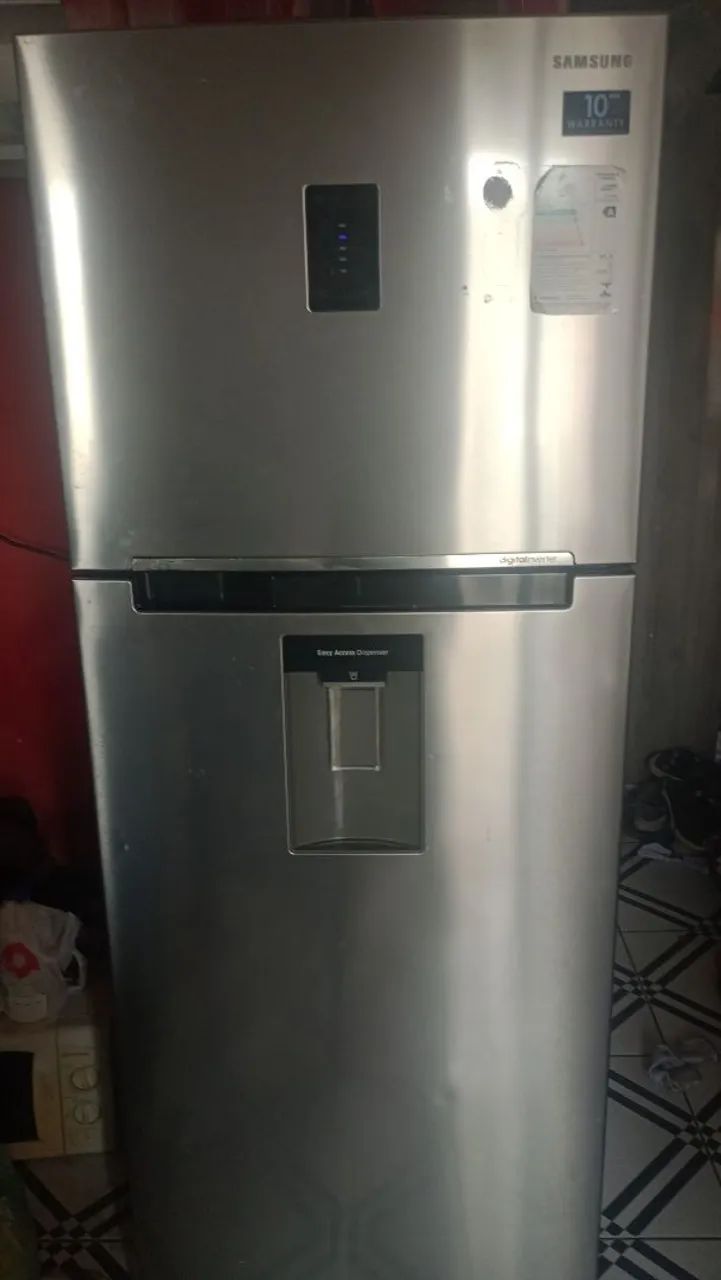 Vendo geladeira 