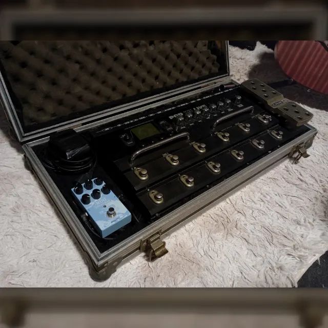 LINE 6 POD X3 LIVE + CASE RESISTENTE - Instrumentos musicais