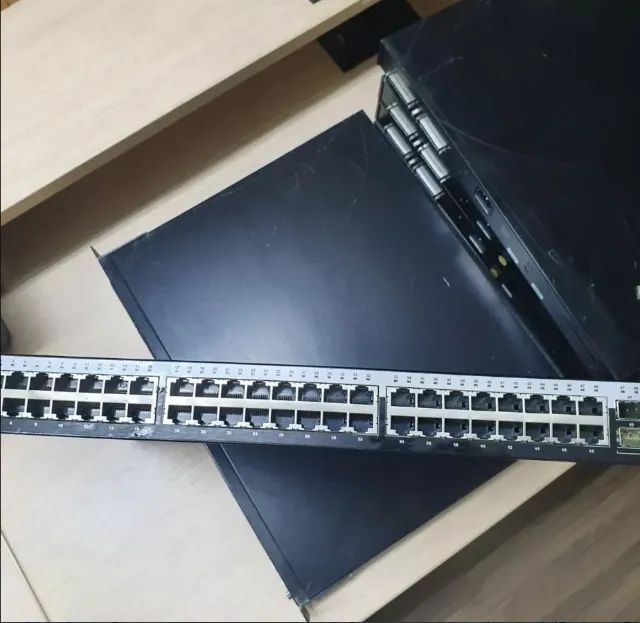 Switch PoE+ Enterasys B5K125-48P2