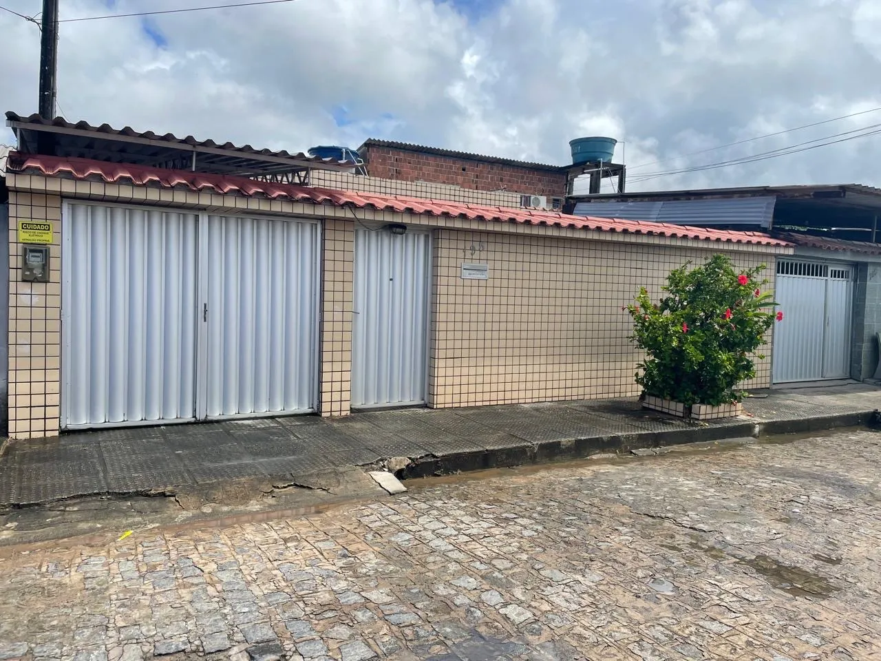ACEITA FINANCIAMENTO Excelente Casa em Caetés I toda reformada