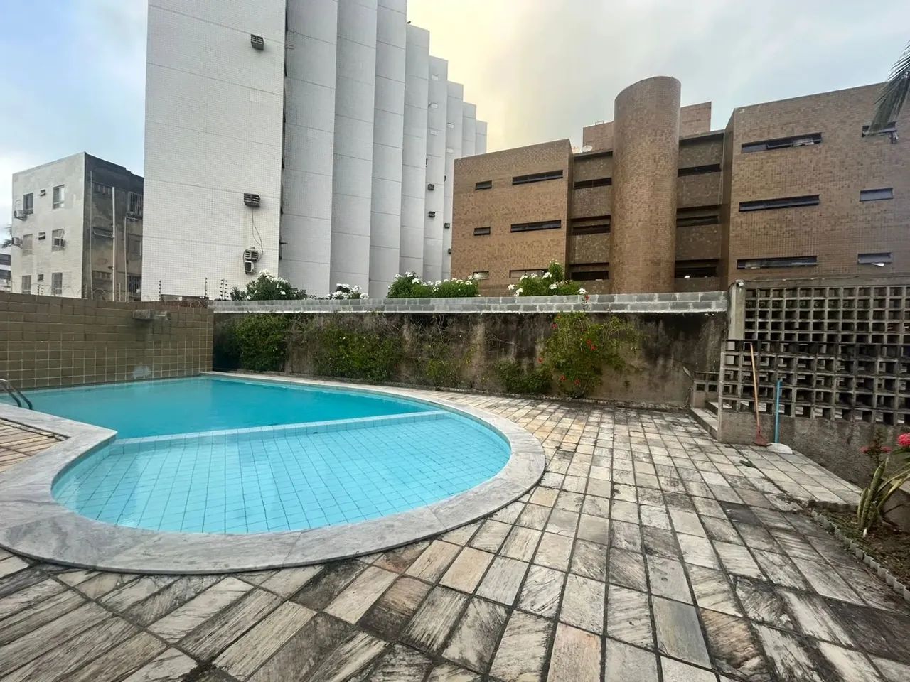 Imóvel para aluguel possui 1000 metros quadrados com 3 quartos - Foto 3