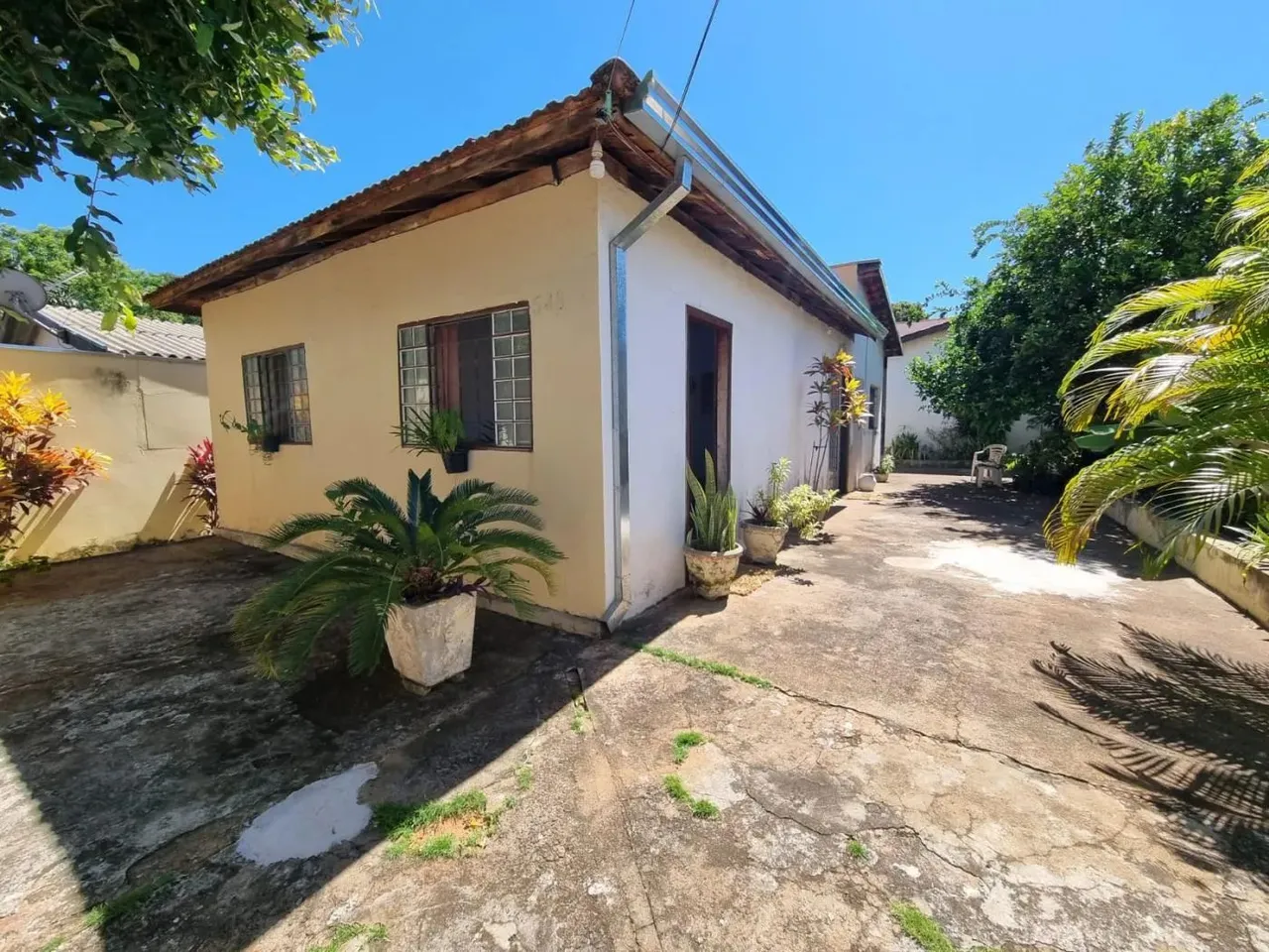 Casa para Venda em Presidente Prudente, Parque Cedral, 3 dormitórios, 2 banheiros, 4 vagas