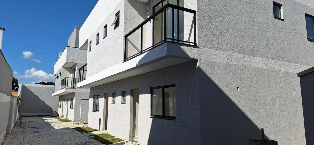 SOBRADO NO BOQUEIRÃO - NOVOS - COM HOME OFFICE E ESPAÇO GOURMET