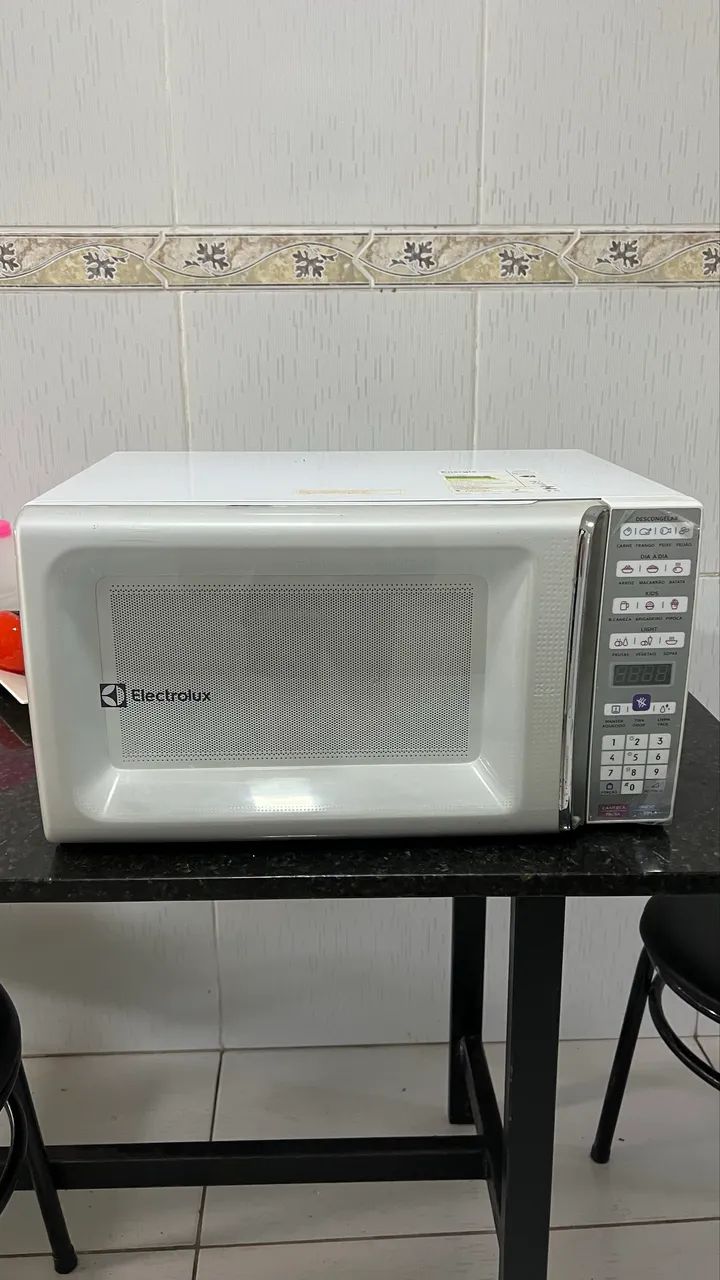 Microondas Eletrolux 34L MEO4464312007713923120