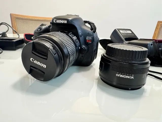Câmera Fotográfica Canon EOS Rebel T3i
