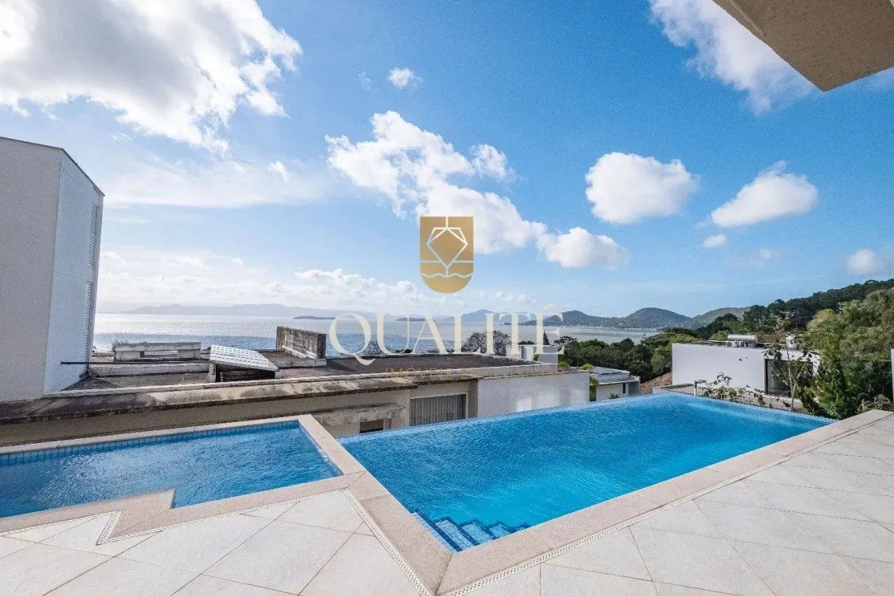 Casa com 542m2 e vista mar no condomínio Madre Bertha em Cacupé