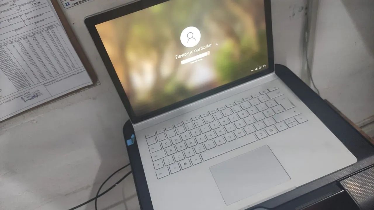 MicroSoft Surface Book Intel i5-6300U - Notebooks