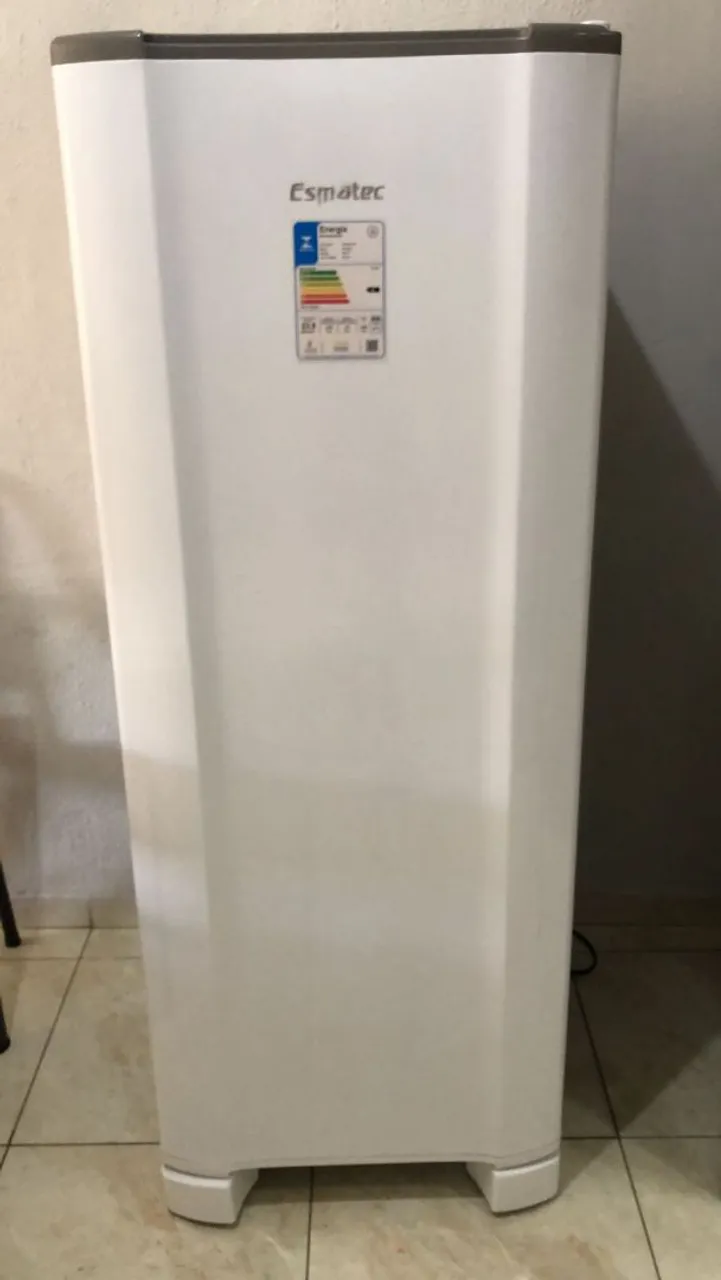 Vendo geladeira - Esmaltec