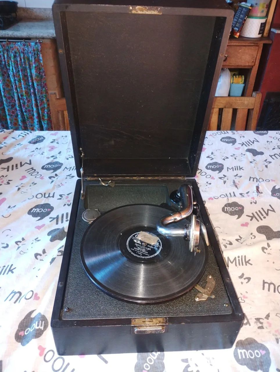 Vendo gramofone impecavel marca Pallard suiço