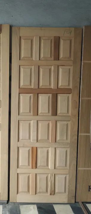 Porta de madeira maciça 210x80cm com 18 Almofadas ( 359,00 )